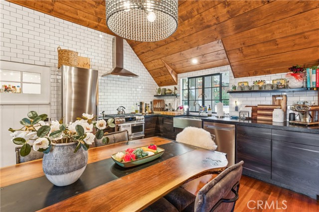 Detail Gallery Image 16 of 69 For 840 Coyote Walk, Lake Arrowhead,  CA 92352 - 4 Beds | 3 Baths