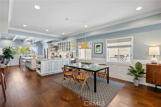 523 Juanita Avenue, Redondo Beach, California 90277, 5 Bedrooms Bedrooms, ,2 BathroomsBathrooms,Residential,Sold,Juanita,SB22083866