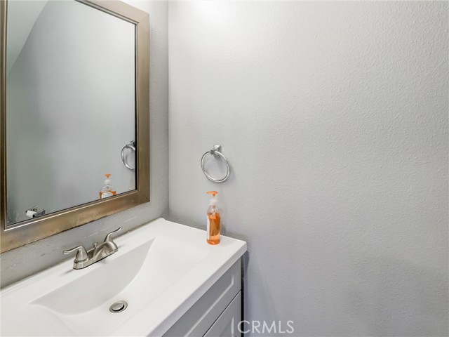 Detail Gallery Image 18 of 19 For 820 W Compton Bld #5,  Compton,  CA 90220 - 4 Beds | 2/1 Baths
