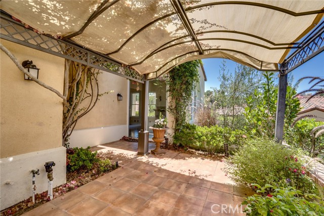 12 Savona Court, Newport Coast CA: https://media.crmls.org/medias/a5c4ebf8-fac7-4992-b28f-d8917ecbbc68.jpg