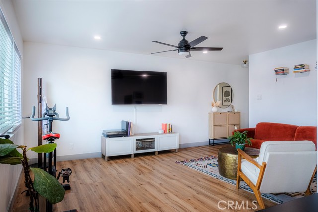 1187 E 3rd Street, Long Beach CA: https://media.crmls.org/medias/a5c57cb0-92eb-48c1-bff2-855fc2370691.jpg