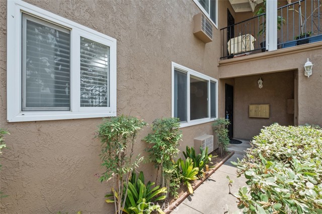 11782 Garden Grove Boulevard, Garden Grove CA: https://media.crmls.org/medias/a5c67484-7ef1-46d8-9703-25edc0b4aded.jpg