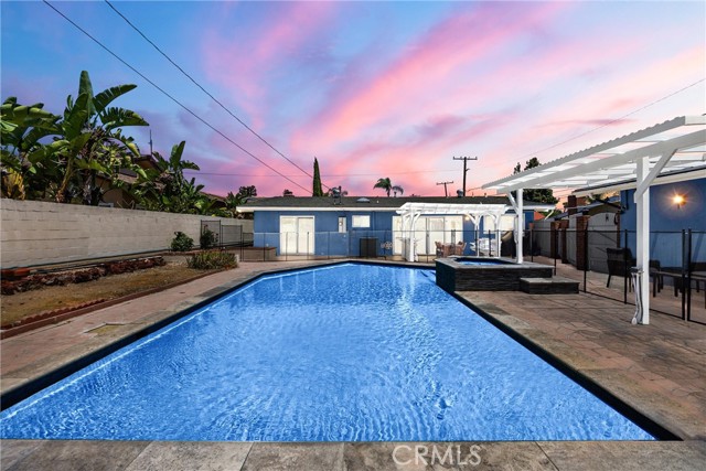 5345 Kenwood Avenue, Buena Park CA: https://media.crmls.org/medias/a5c68f9b-0ce9-4efb-bf35-85654140d884.jpg