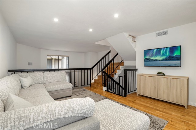1939 Huntington Drive, Duarte CA: https://media.crmls.org/medias/a5c6b813-c414-40ec-99b1-80e2e7d6140c.jpg