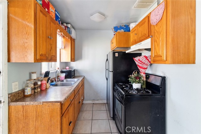 Detail Gallery Image 18 of 26 For 920 S Willowbrook, Compton,  CA 90220 - – Beds | – Baths