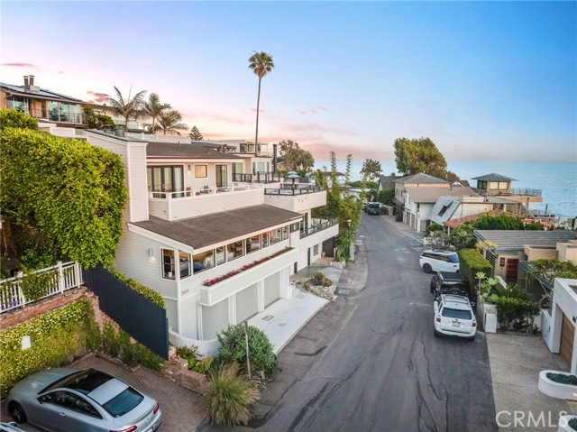 2664 Victoria Drive, Laguna Beach CA: https://media.crmls.org/medias/a5c774d9-7cdd-4cd2-9513-ad3e97896e93.jpg