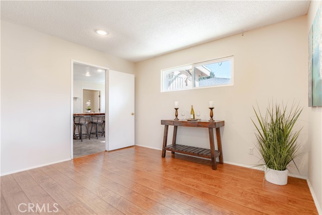 Detail Gallery Image 13 of 50 For 3318 W Borchard, Santa Ana,  CA 92704 - 4 Beds | 2 Baths