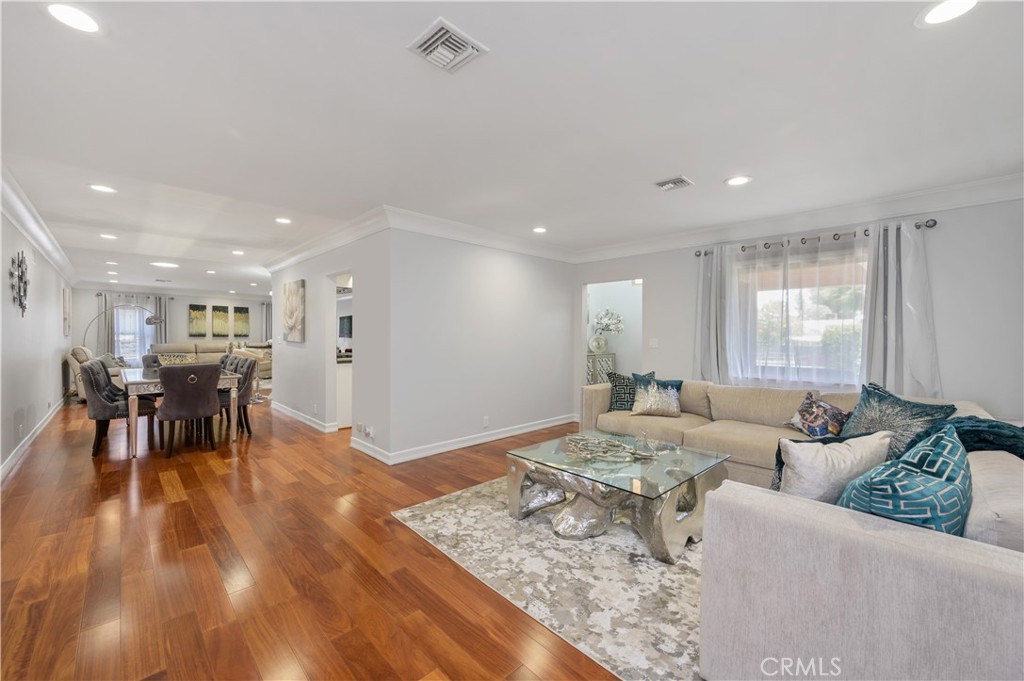 5345 Fallbrook Avenue