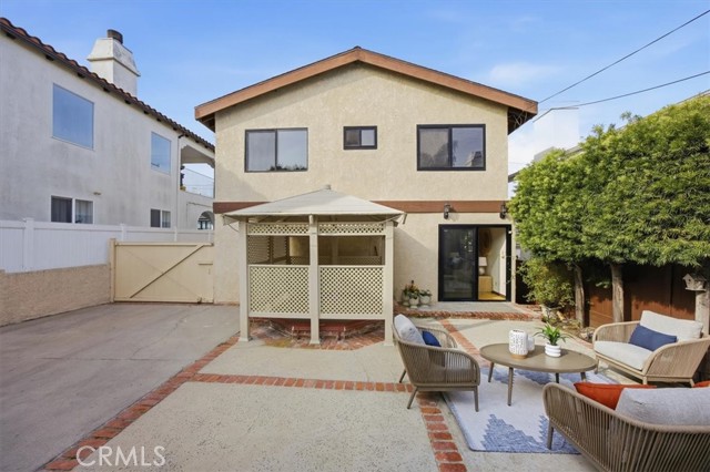 Detail Gallery Image 23 of 27 For 1728 Oak, Manhattan Beach,  CA 90266 - 4 Beds | 3 Baths