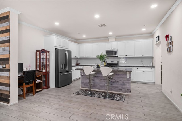 3134 E La Avenida Drive, Ontario CA: https://media.crmls.org/medias/a5c9f1bd-a58c-4a92-971c-1c93c0926379.jpg