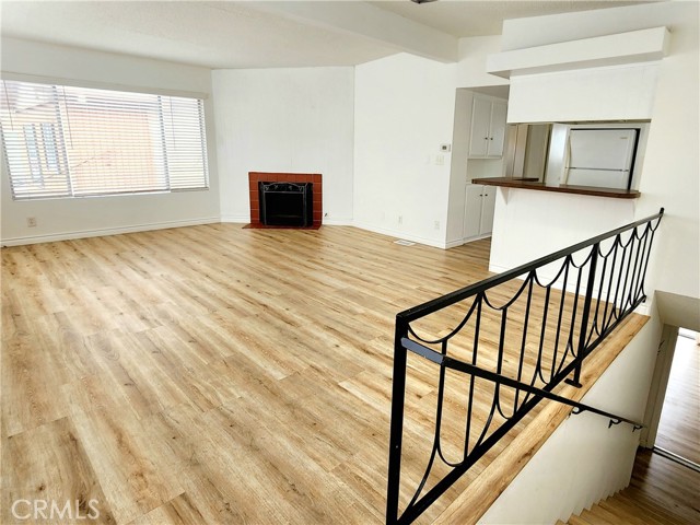 Detail Gallery Image 5 of 17 For 326 10th Place, Manhattan Beach,  CA 90266 - 3 Beds | 2 Baths