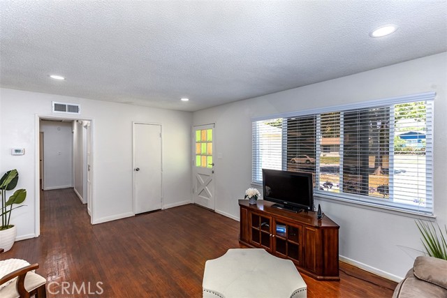 11986 Springview Drive, La Mirada CA: https://media.crmls.org/medias/a5cc2375-f109-4aa2-8f02-95cb7b017301.jpg