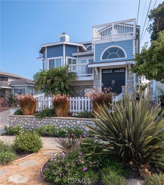 204 Lucia Avenue, Redondo Beach, California 90277, 4 Bedrooms Bedrooms, ,2 BathroomsBathrooms,Residential,For Sale,Lucia,SB25214171