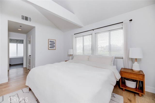 Detail Gallery Image 35 of 42 For 1924 Ruhland Ave #B,  Redondo Beach,  CA 90278 - 3 Beds | 2/1 Baths