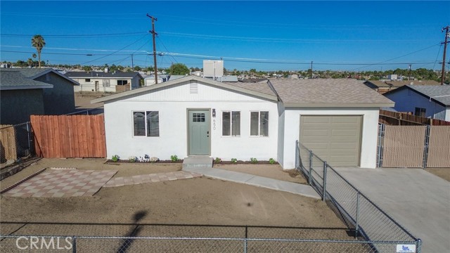 650 Chateau Way, Barstow CA: https://media.crmls.org/medias/a5cd090f-6730-4b8c-aadb-d6b7182f842d.jpg