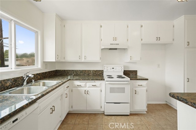 12953 Moorpark Street, Studio City CA: https://media.crmls.org/medias/a5cd7003-3245-4e29-bac5-2a2e0750f5fd.jpg