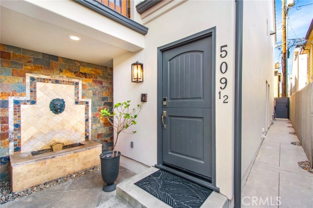 Detail Gallery Image 2 of 14 For 509 Marigold Ave #1/2,  Corona Del Mar,  CA 92625 - 2 Beds | 2 Baths