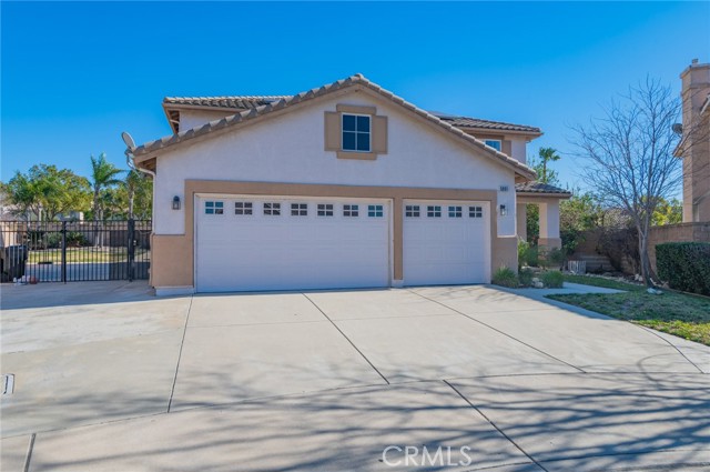 Detail Gallery Image 2 of 45 For 5891 Forest Oaks, Fontana,  CA 92336 - 6 Beds | 4/1 Baths