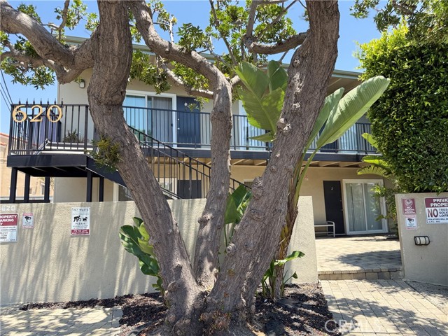 620 Illinois Court, El Segundo CA: https://media.crmls.org/medias/a5cddbc1-2faa-433d-9fff-2cc42a9cecdf.jpg