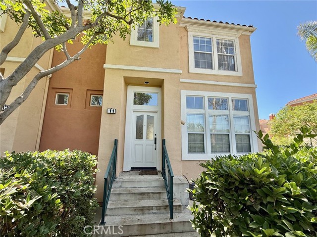 Detail Gallery Image 1 of 11 For 11 Crivelli Aisle, Irvine,  CA 92606 - 3 Beds | 2/1 Baths