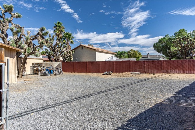 Detail Gallery Image 26 of 47 For 20407 Eyota Ln, Apple Valley,  CA 92308 - 3 Beds | 2 Baths