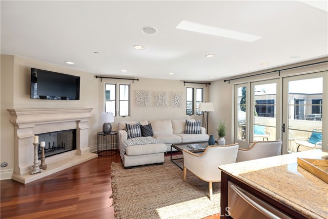 429 21st Place, Manhattan Beach, California 90266, 3 Bedrooms Bedrooms, ,3 BathroomsBathrooms,Residential,Sold,21st,SB22099322