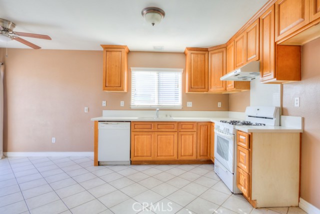 Detail Gallery Image 16 of 38 For 2851 S Cucamonga Ave, Ontario,  CA 91761 - 3 Beds | 2 Baths