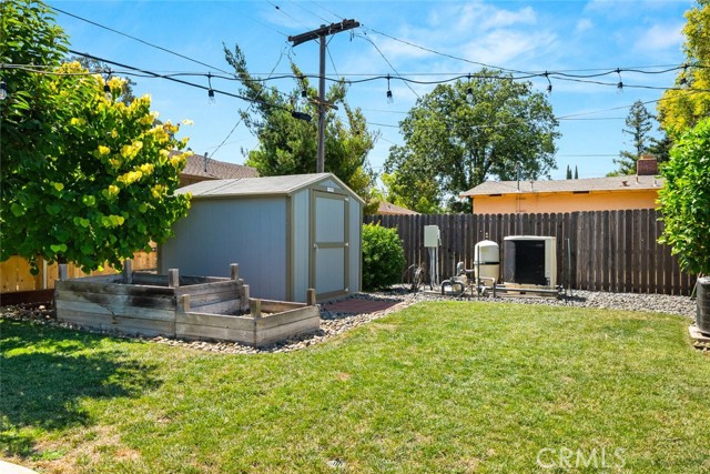571 Redwood Way, Chico CA: https://media.crmls.org/medias/a5cffa10-359e-41bc-94ed-bb1d68dba30f.jpg