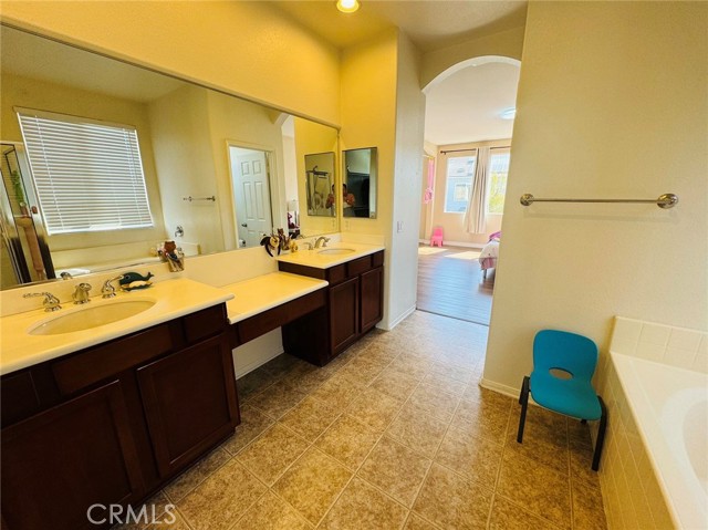Detail Gallery Image 38 of 39 For 14003 Starflower Ct, Corona,  CA 92880 - 4 Beds | 3 Baths