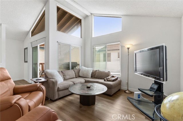 423 Carnation AVE Unit: 1/2