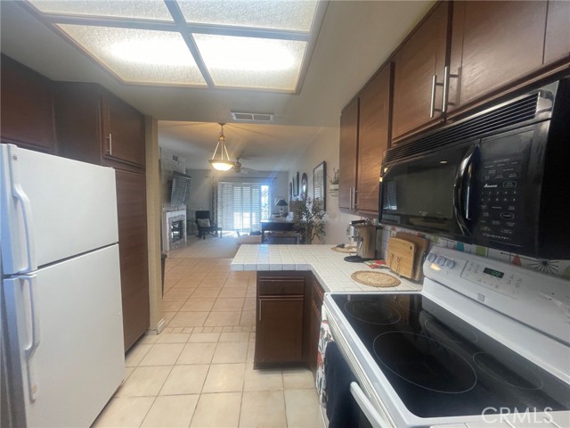 Image 16 of 57 For 43756 Avenida Alicante