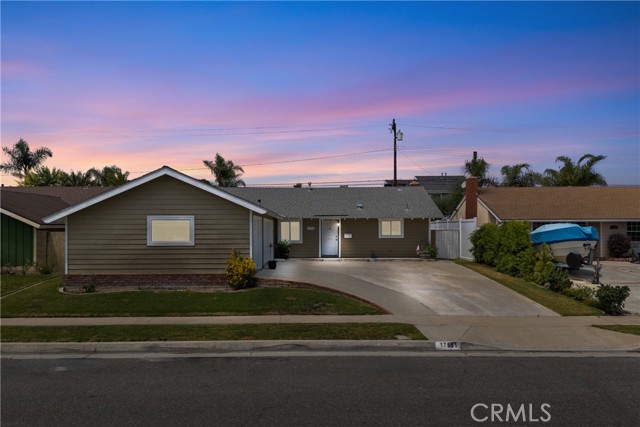 Detail Gallery Image 25 of 27 For 17551 Misty, Huntington Beach,  CA 92649 - 4 Beds | 2 Baths