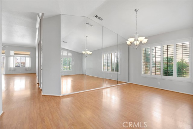 21257 Seibel Lane, Apple Valley CA: https://media.crmls.org/medias/a5d14c04-31e4-4f6f-a3aa-3df2b82c188d.jpg