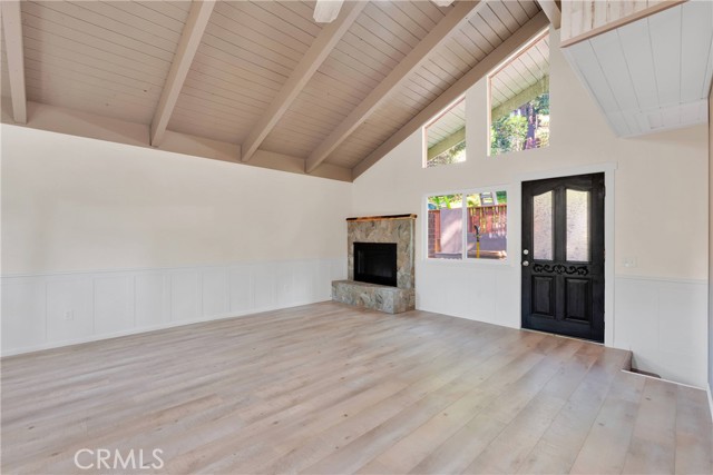 23550 Lake Drive, Crestline CA: https://media.crmls.org/medias/a5d204df-0b8a-486a-a041-4bc40c91741a.jpg