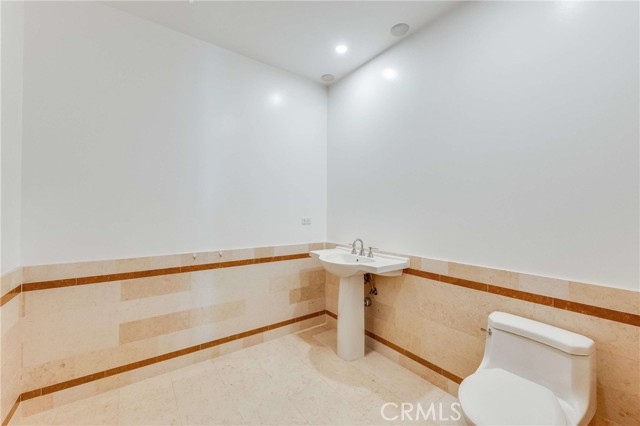 345 E Colorado Boulevard, Pasadena CA: https://media.crmls.org/medias/a5d352f7-48c7-4446-b2ab-a984ee463481.jpg