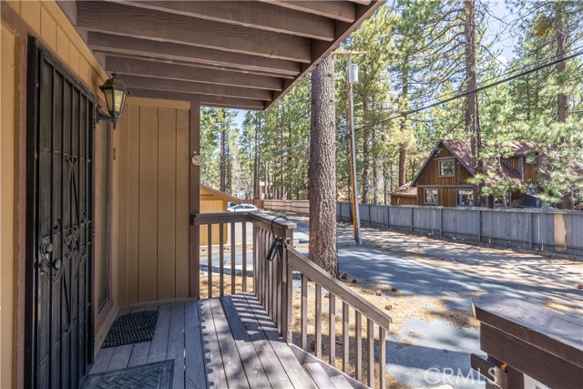 Detail Gallery Image 29 of 31 For 667 Summit Bld #4,  Big Bear Lake,  CA 92315 - 3 Beds | 2 Baths
