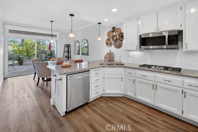 Detail Gallery Image 22 of 60 For 24448 Hampton Drive #C, Valencia,  CA 91355 - 3 Beds | 3 Baths