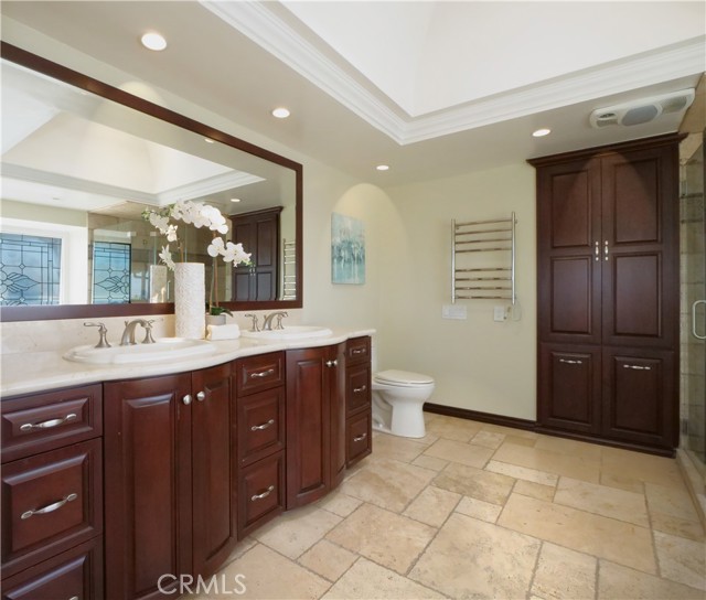 Double Sink Vanity in Primary Bathroom