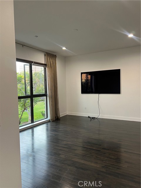 402 Rockefeller, Irvine CA: https://media.crmls.org/medias/a5d53180-80ff-4bf7-a281-6a2243e4e0e8.jpg