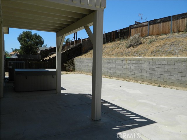 Detail Gallery Image 2 of 7 For 22420 Shore View Court, Wildomar,  CA 92595 - 3 Beds | 2/1 Baths