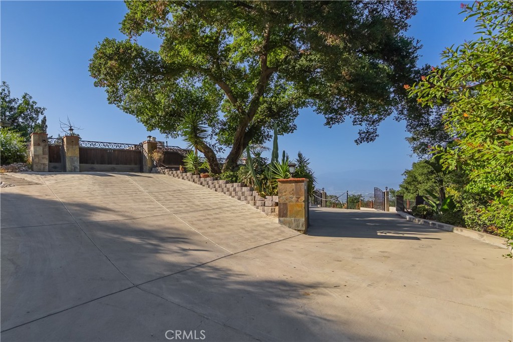 https://media.crmls.org/medias/a5d64d78-271a-4b47-801e-068194cf1138.jpg?preset=X-Large