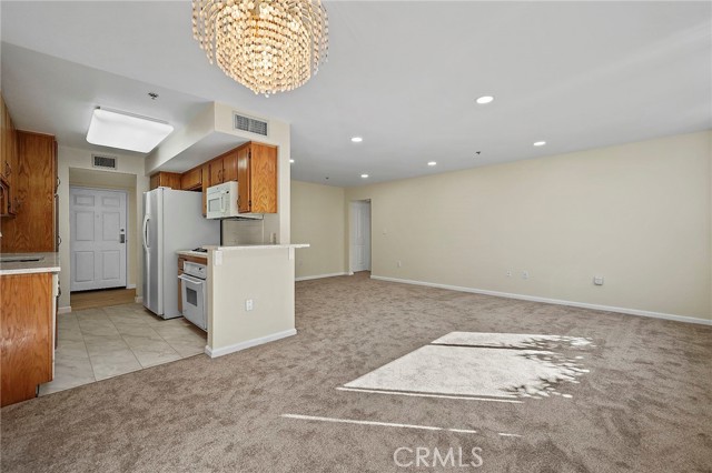 Detail Gallery Image 12 of 13 For 4501 Cedros Ave #218,  Sherman Oaks,  CA 91403 - 3 Beds | 3 Baths