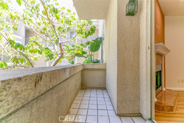 16940 Chatsworth Street, Granada Hills CA: https://media.crmls.org/medias/a5d6856e-dce3-456e-9b4f-48a113ff7031.jpg