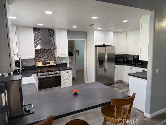 19534 Kiningham Drive, Bloomington CA: https://media.crmls.org/medias/a5d85f70-a922-4ce0-879e-46cde2c9b22d.jpg