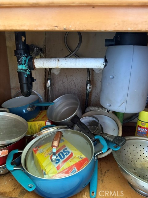 1229 E 89th Street, Los Angeles CA: https://media.crmls.org/medias/a5d929d5-c350-4af2-9fa3-5663fa93066d.jpg
