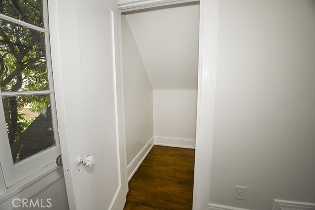 Detail Gallery Image 19 of 34 For 11343 Missouri Ave, Los Angeles,  CA 90025 - 4 Beds | 3 Baths
