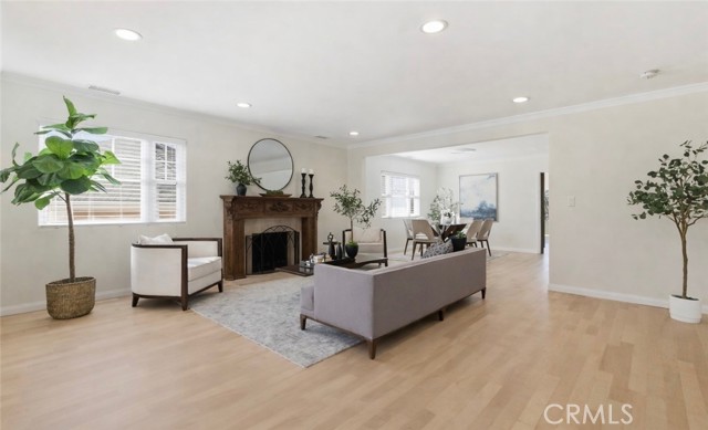 Detail Gallery Image 5 of 40 For 12317 Navy Street, Los Angeles,  CA 90066 - 3 Beds | 3 Baths