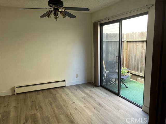 Detail Gallery Image 7 of 18 For 1513 E 23rd St #B,  Signal Hill,  CA 90755 - 2 Beds | 2/1 Baths