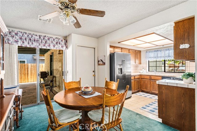 37229 Dalzell Street, Palmdale CA: https://media.crmls.org/medias/a5db6dbf-a86d-408a-bb5f-663116e276ec.jpg