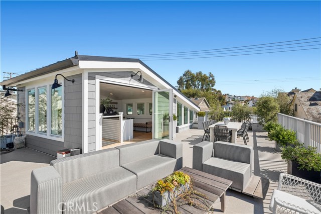 Detail Gallery Image 34 of 37 For 706 Poinsettia, Corona Del Mar,  CA 92625 - 5 Beds | 3/1 Baths